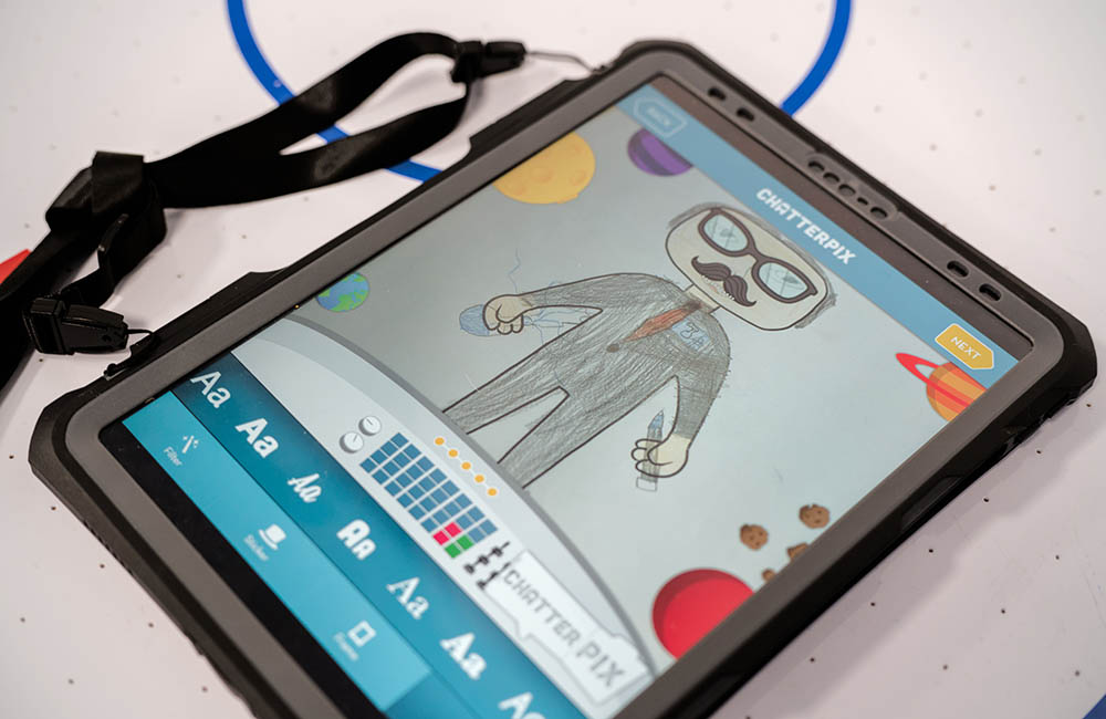 Kinderzeichnung von einem typischen Wissenschaftler. Kinderzeichnung von einem typischen Wissenschaftler.